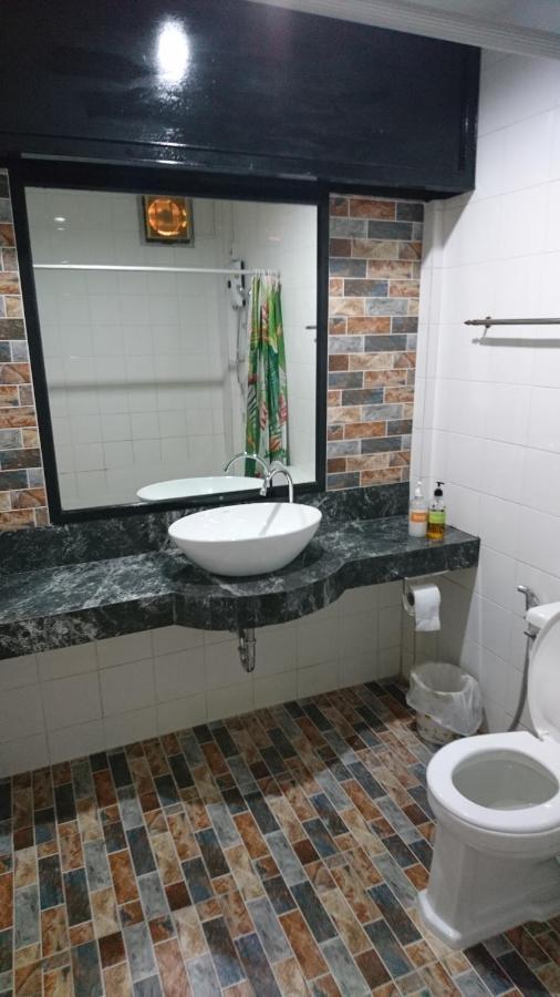 โรงแรมเมืองเพรียวอินน์ Mueang Phriao Inn Hotel Sara Buri Exteriér fotografie
