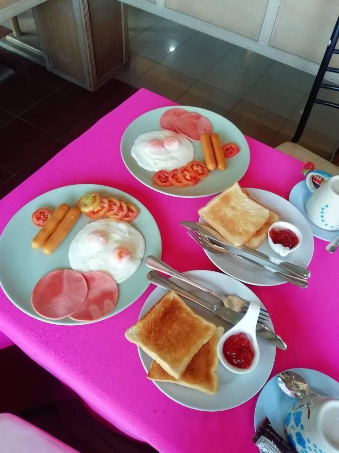 โรงแรมเมืองเพรียวอินน์ Mueang Phriao Inn Hotel Sara Buri Exteriér fotografie